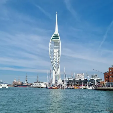 Southsea Escape - Coastal Holiday Apartment - 2 Double Bedrooms Portsmouth Exterior foto